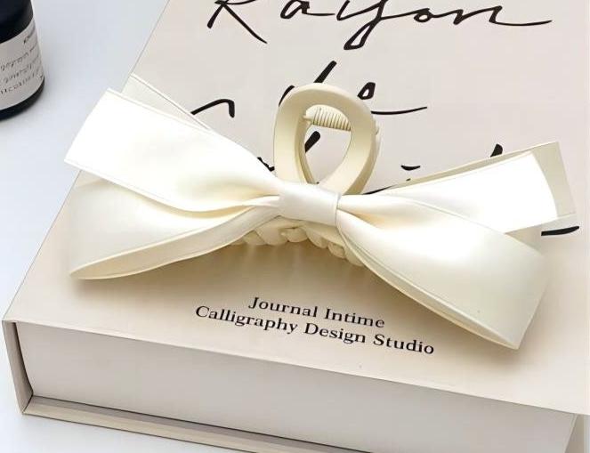 Silk smaller bow ribbon claw clip