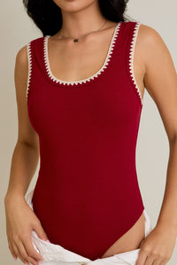 Sleeveless edge embroidery bodysuit