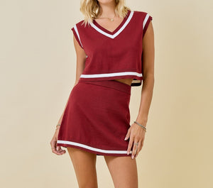 Deep V contrast band cropped sweater vest and skirt set
