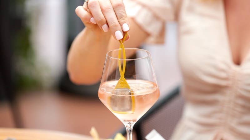 The Wand™ Wine Purifier 8-Pack, Silver & Gold