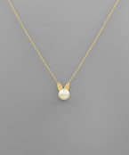 Pearl rabbit face pendent necklace