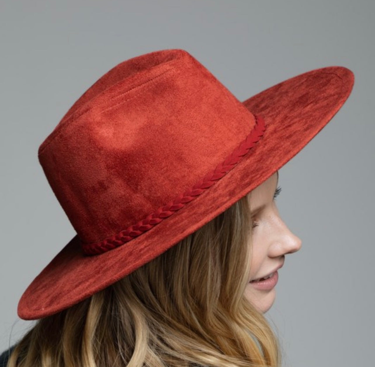 Suede wide brim hat w/tassel