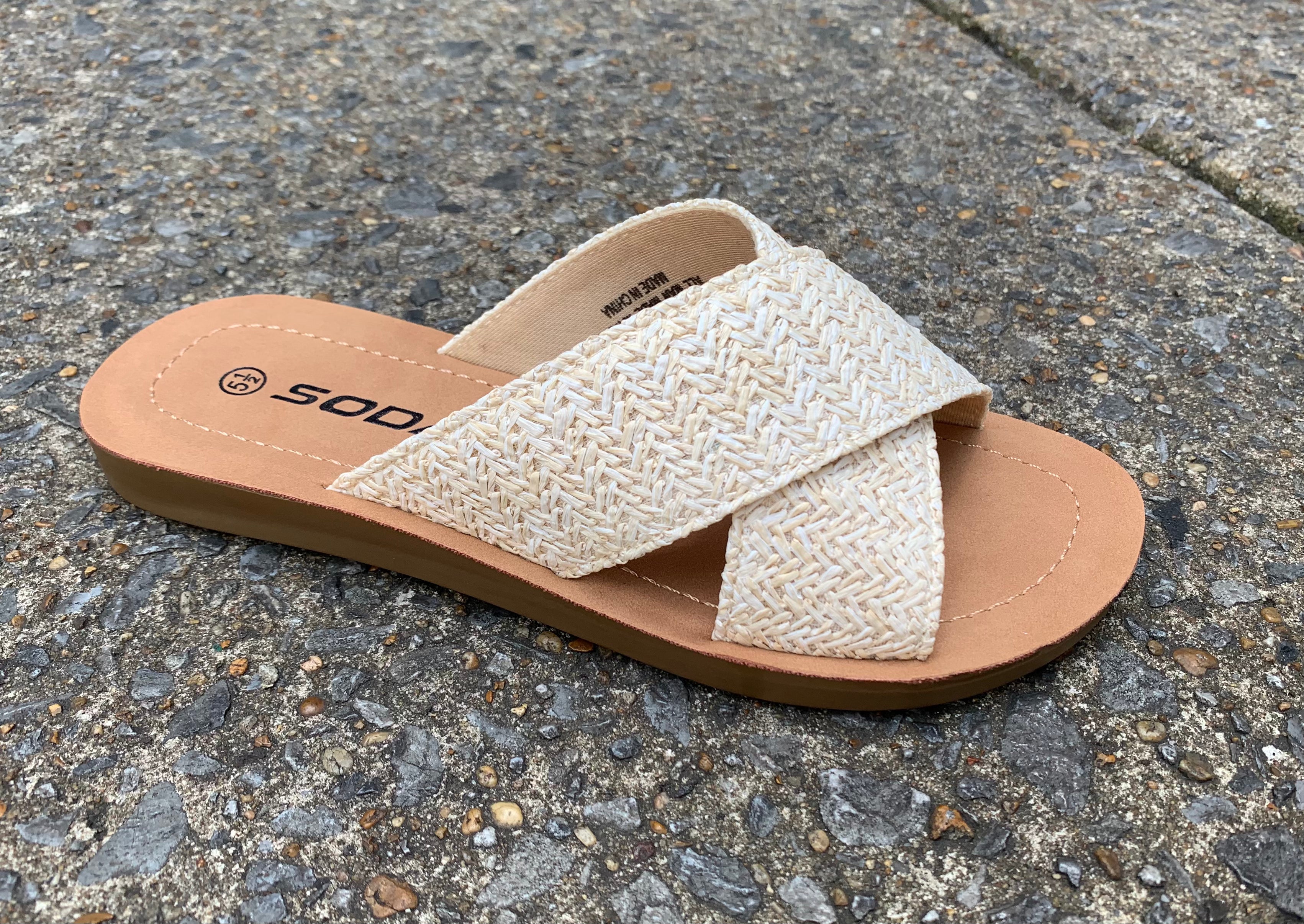 Raffia nude flats