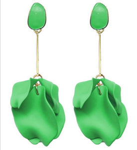 Bar with epoxy petals earrings