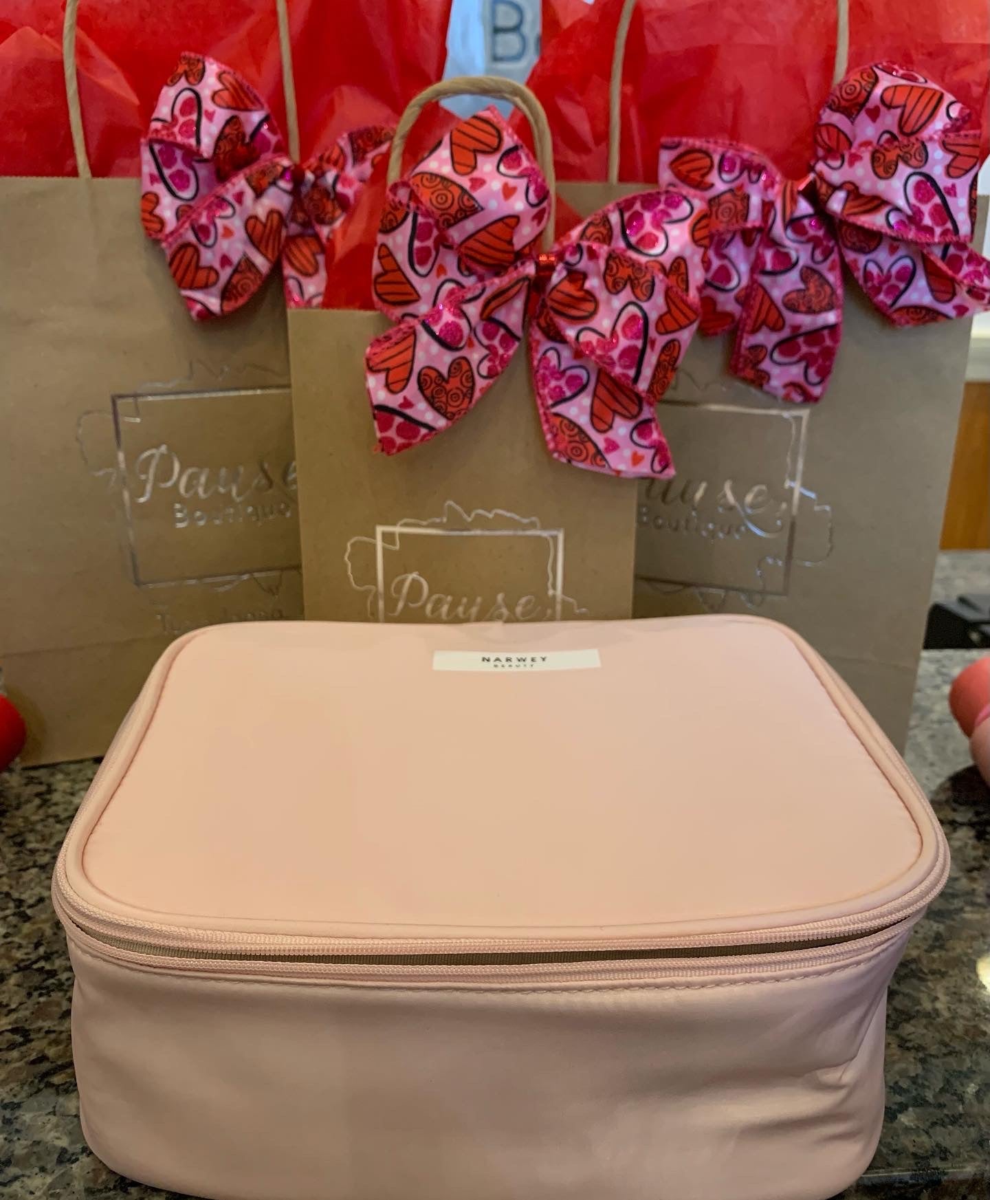 toiletry/ makeup vinyl bag