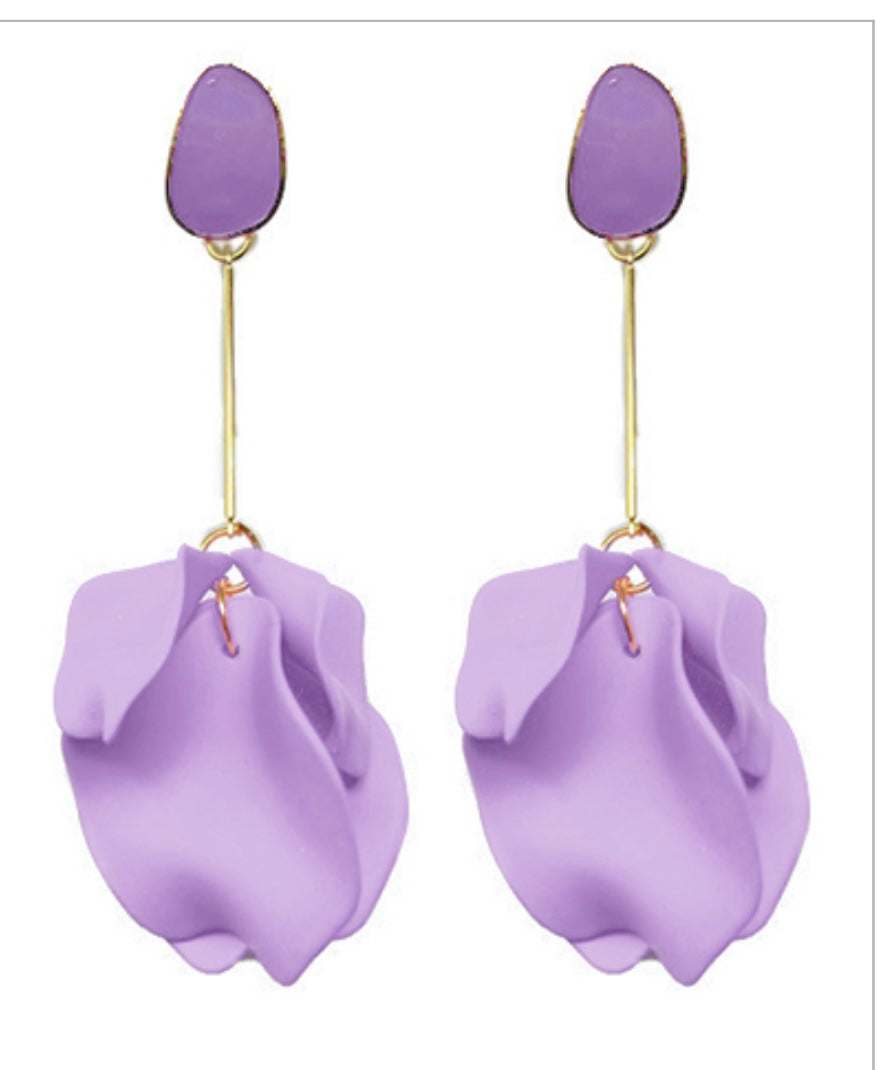 Bar with epoxy petals earrings