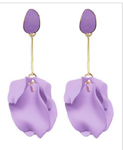 Bar with epoxy petals earrings