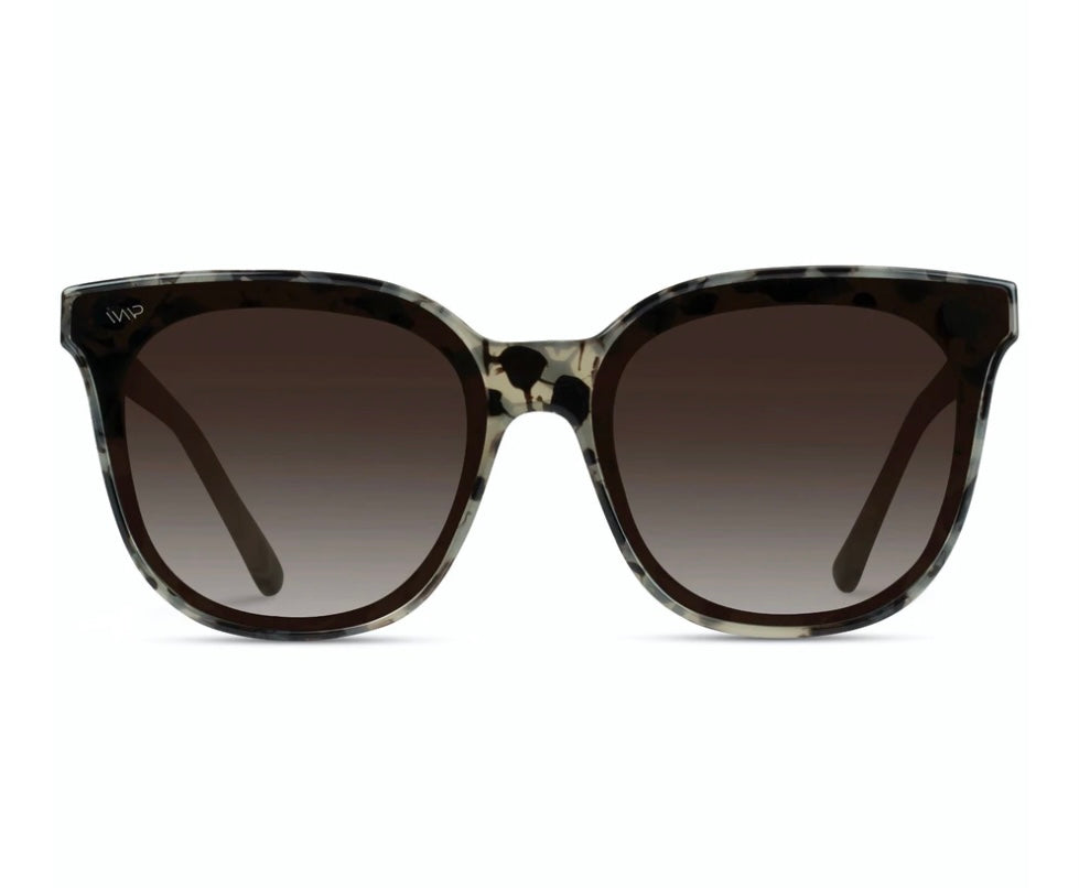 Lucy 1005 oversized polarized sunglasses
