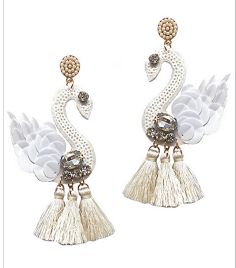 Gorg and glam white and ivory swans